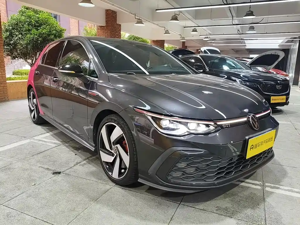 Volkswagen Golf GTI — фото 6