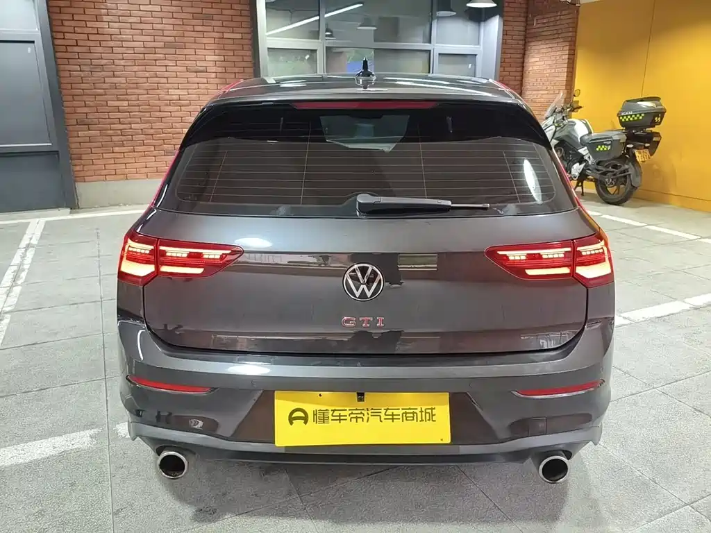 Volkswagen Golf GTI — фото 8
