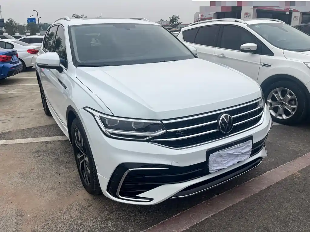 Volkswagen Tiguan L — фото 3
