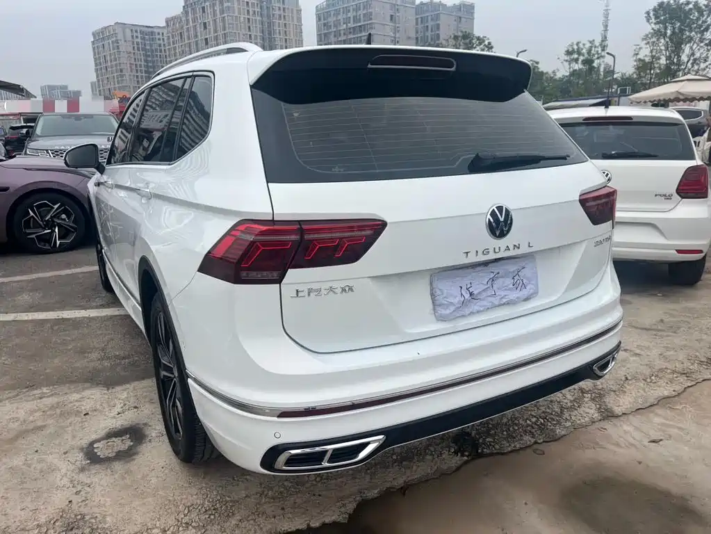 Volkswagen Tiguan L — фото 6
