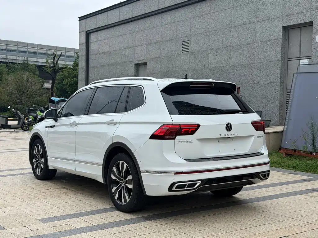Volkswagen Tiguan L — фото 7