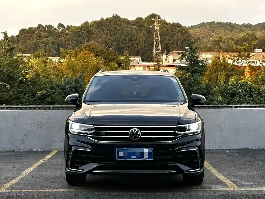 Volkswagen Tiguan L — фото 2