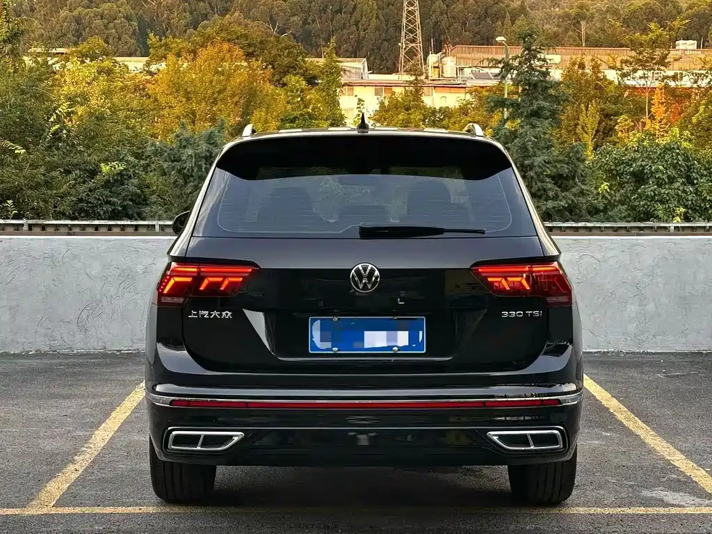 Volkswagen Tiguan L — фото 8