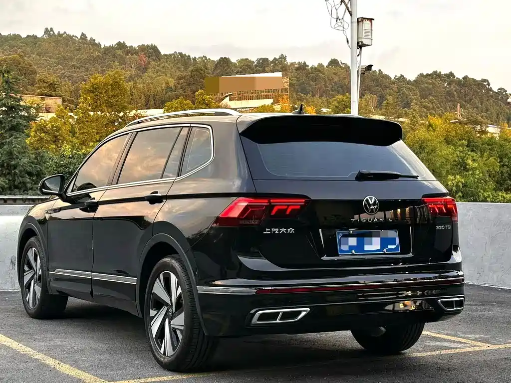 Volkswagen Tiguan L — фото 9