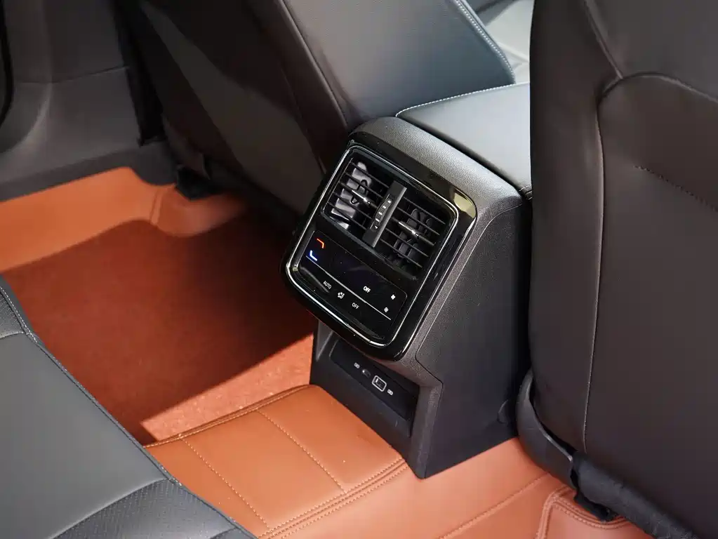 Volkswagen Passat — фото 11