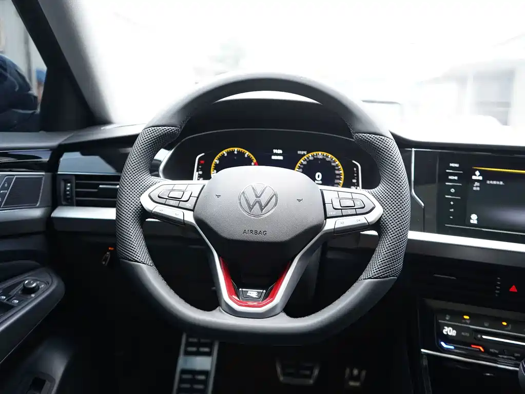 Volkswagen Passat — фото 17