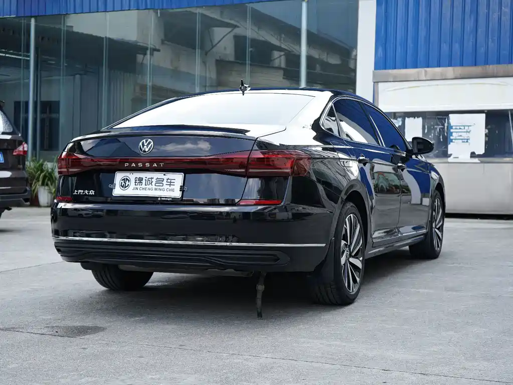 Volkswagen Passat — фото 7