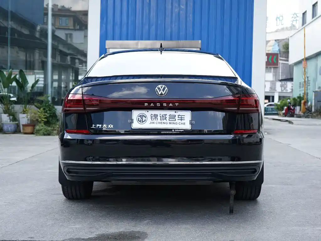 Volkswagen Passat — фото 8