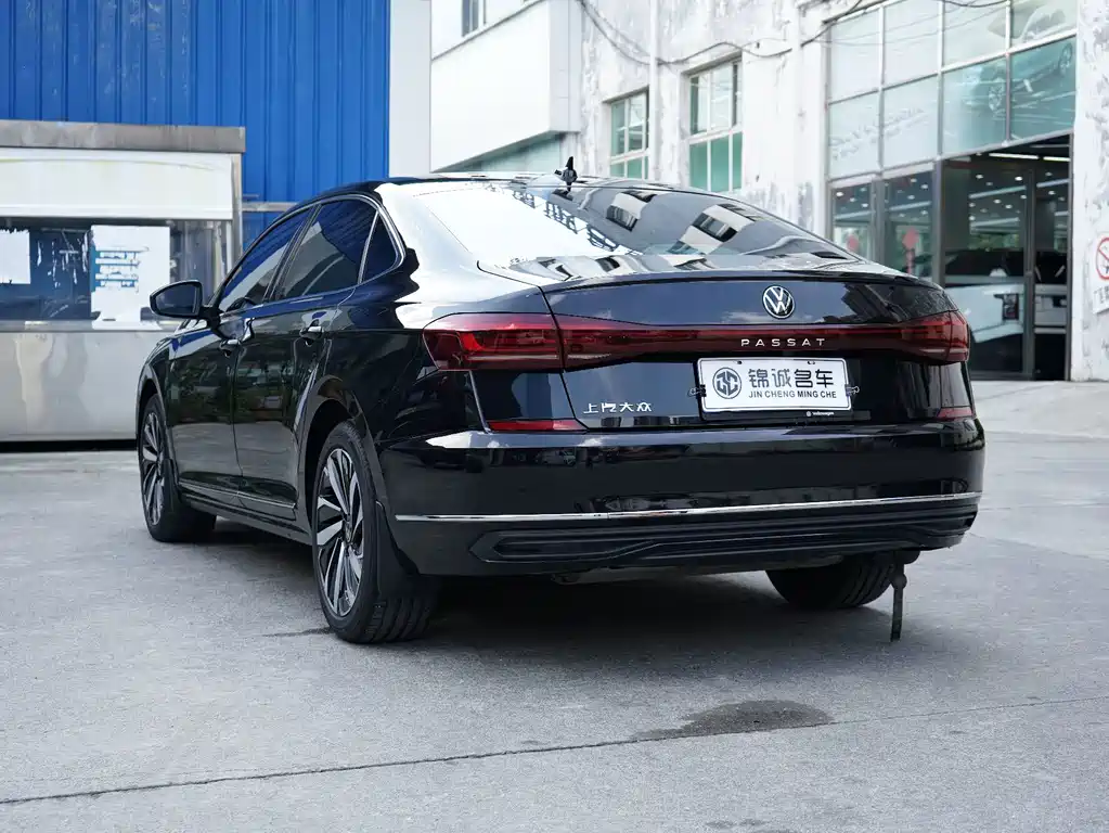 Volkswagen Passat — фото 9