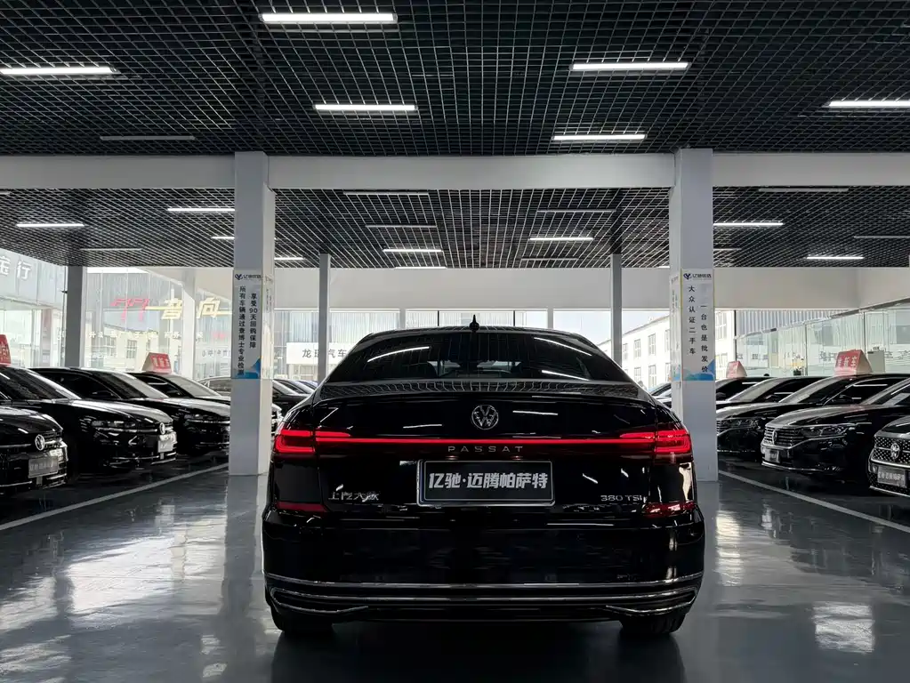 Volkswagen Passat — фото 4
