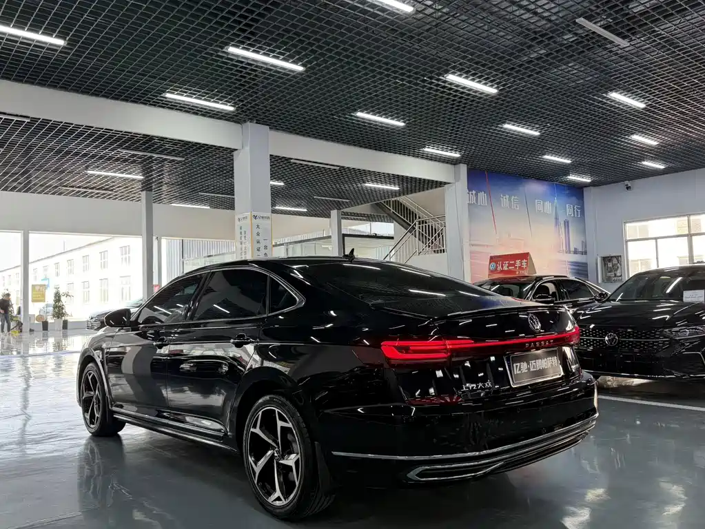 Volkswagen Passat — фото 6