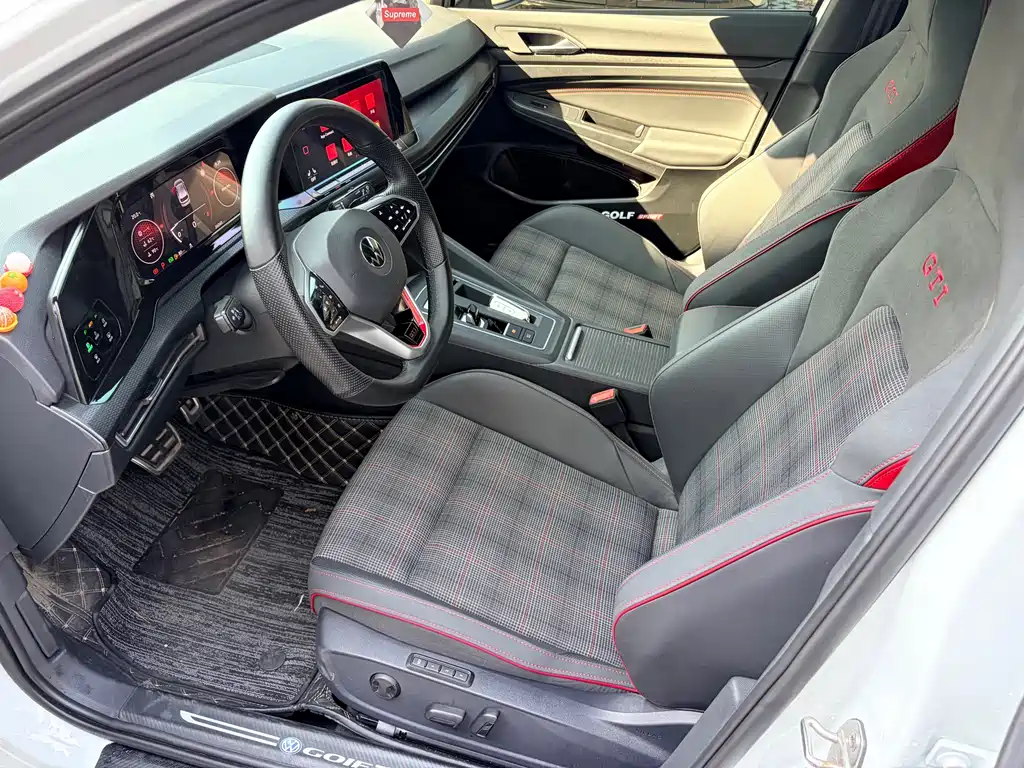 Volkswagen Golf GTI — фото 5