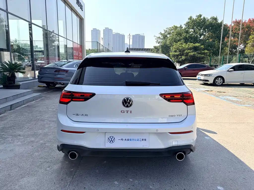 Volkswagen Golf GTI — фото 8