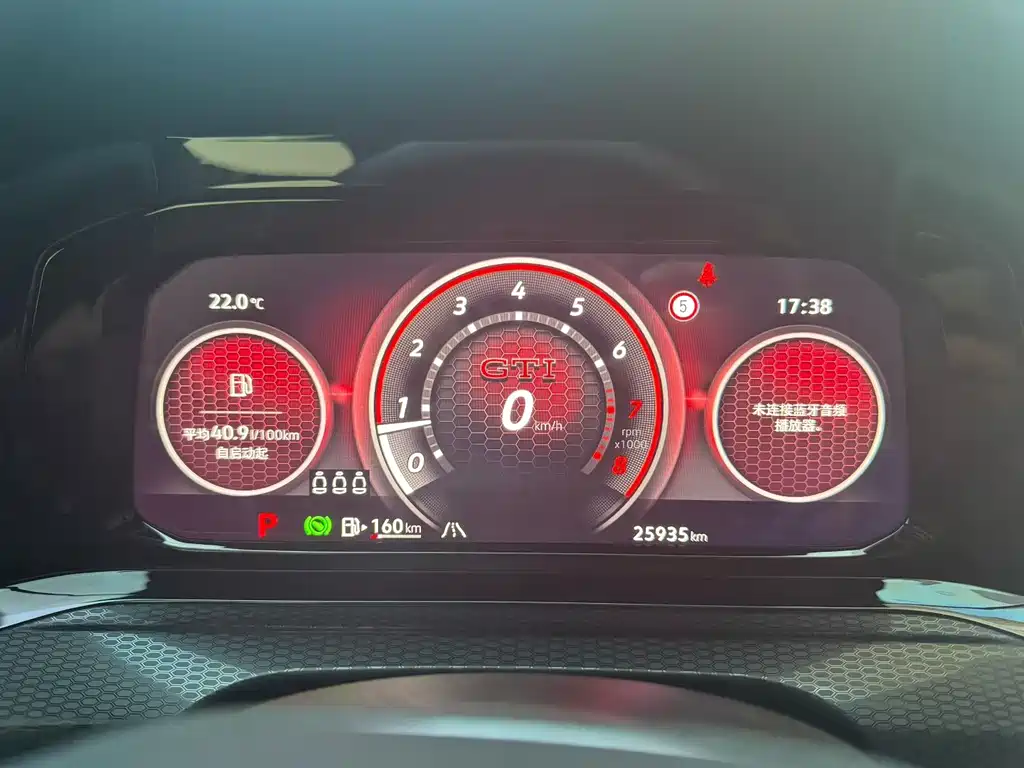 Volkswagen Golf GTI — фото 4