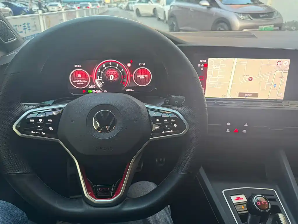 Volkswagen Golf GTI — фото 5