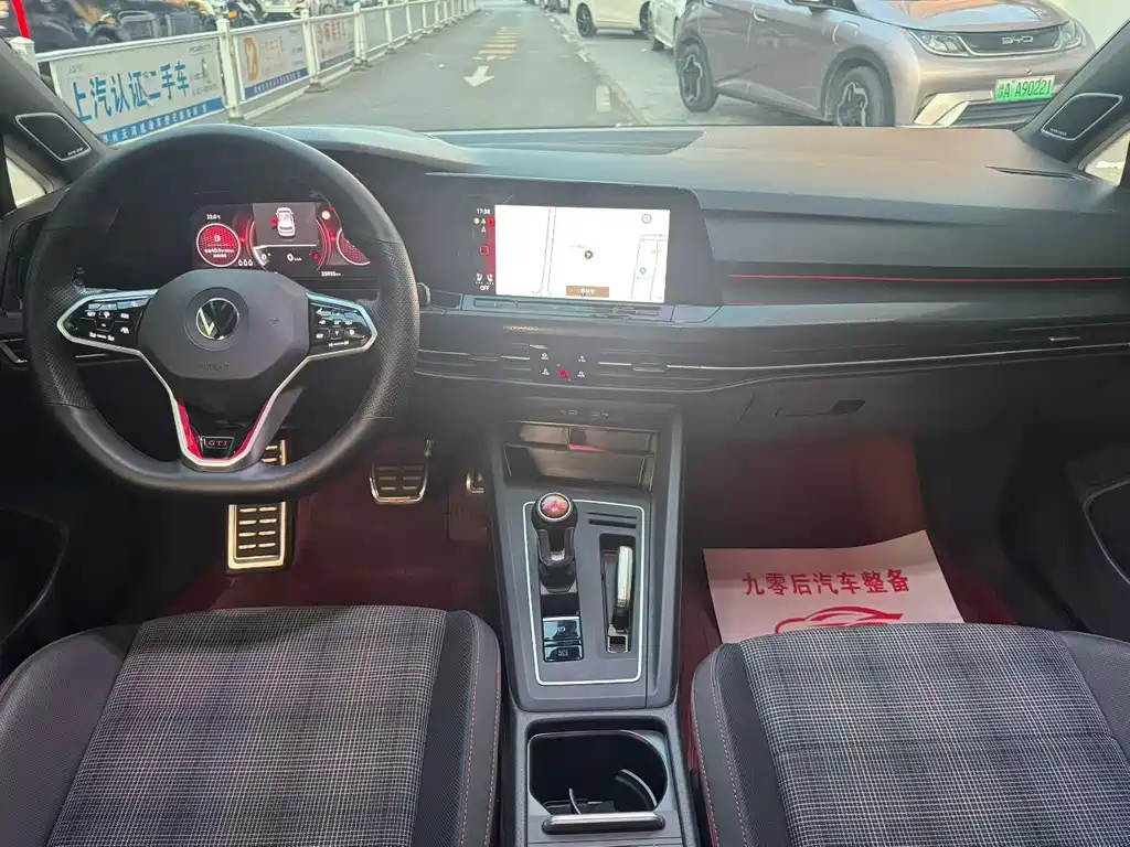 Volkswagen Golf GTI — фото 6