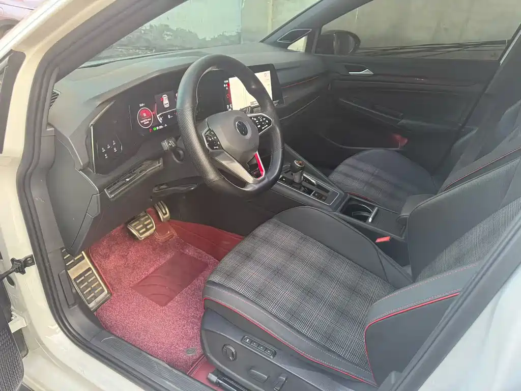 Volkswagen Golf GTI — фото 7