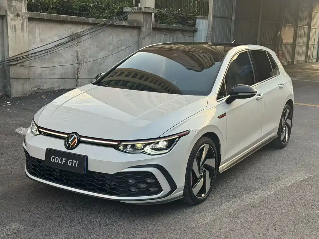 Volkswagen Golf GTI