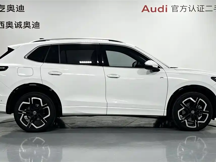 Volkswagen Tiguan L — фото 3