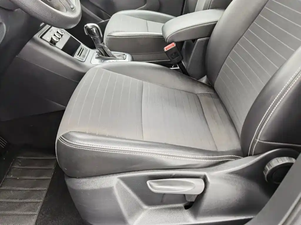 Volkswagen Tiguan — фото 20