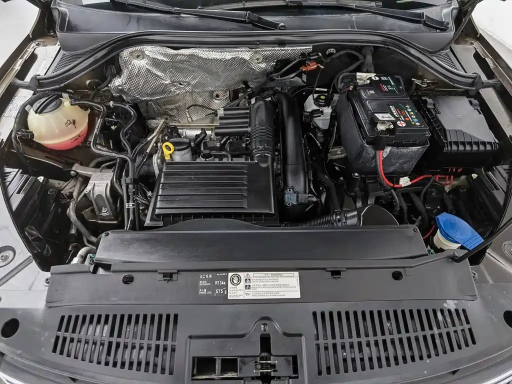 Volkswagen Tiguan — фото 6