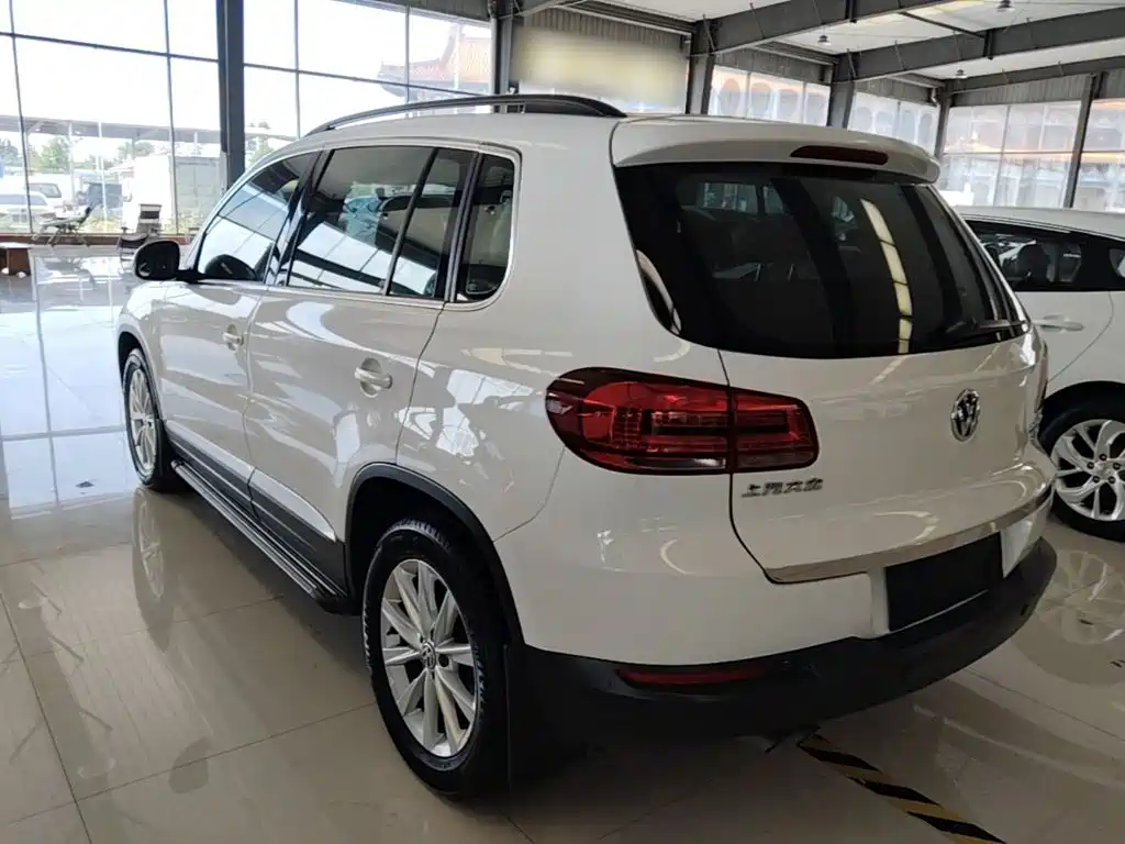 Volkswagen Tiguan — фото 5