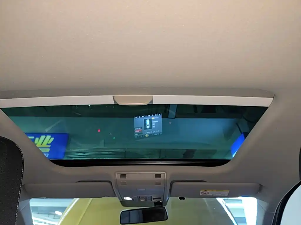 Volkswagen Polo — фото 18