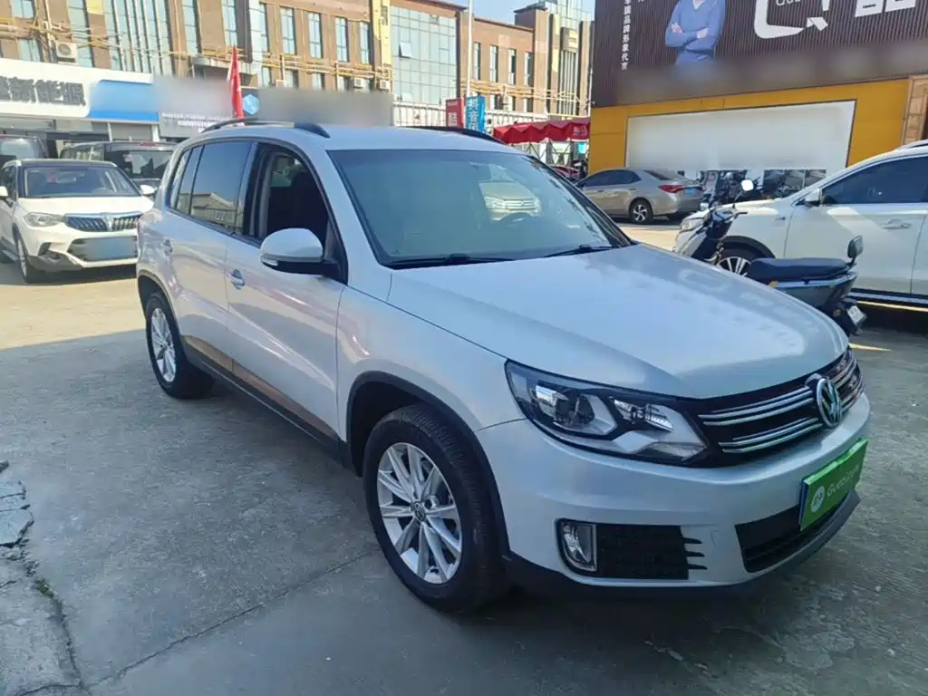 Volkswagen Tiguan — фото 4