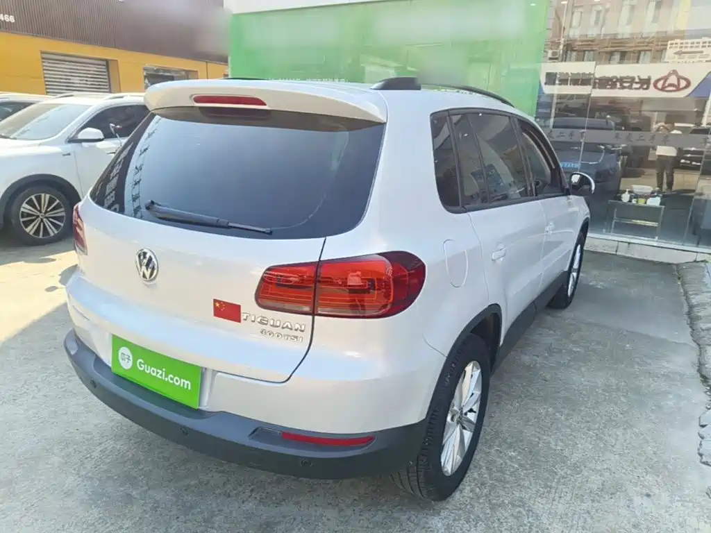 Volkswagen Tiguan — фото 7