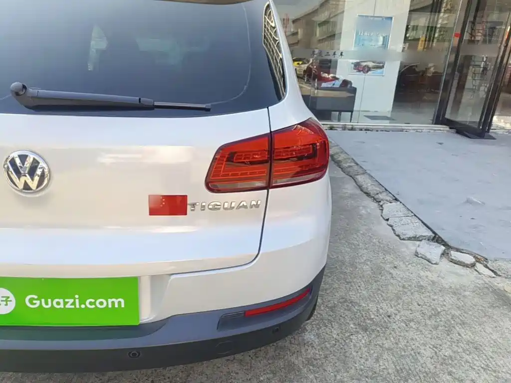 Volkswagen Tiguan — фото 8