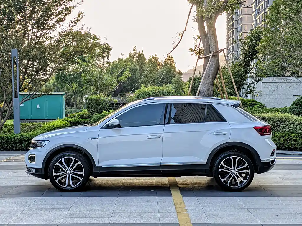 Volkswagen T-Roc — фото 4
