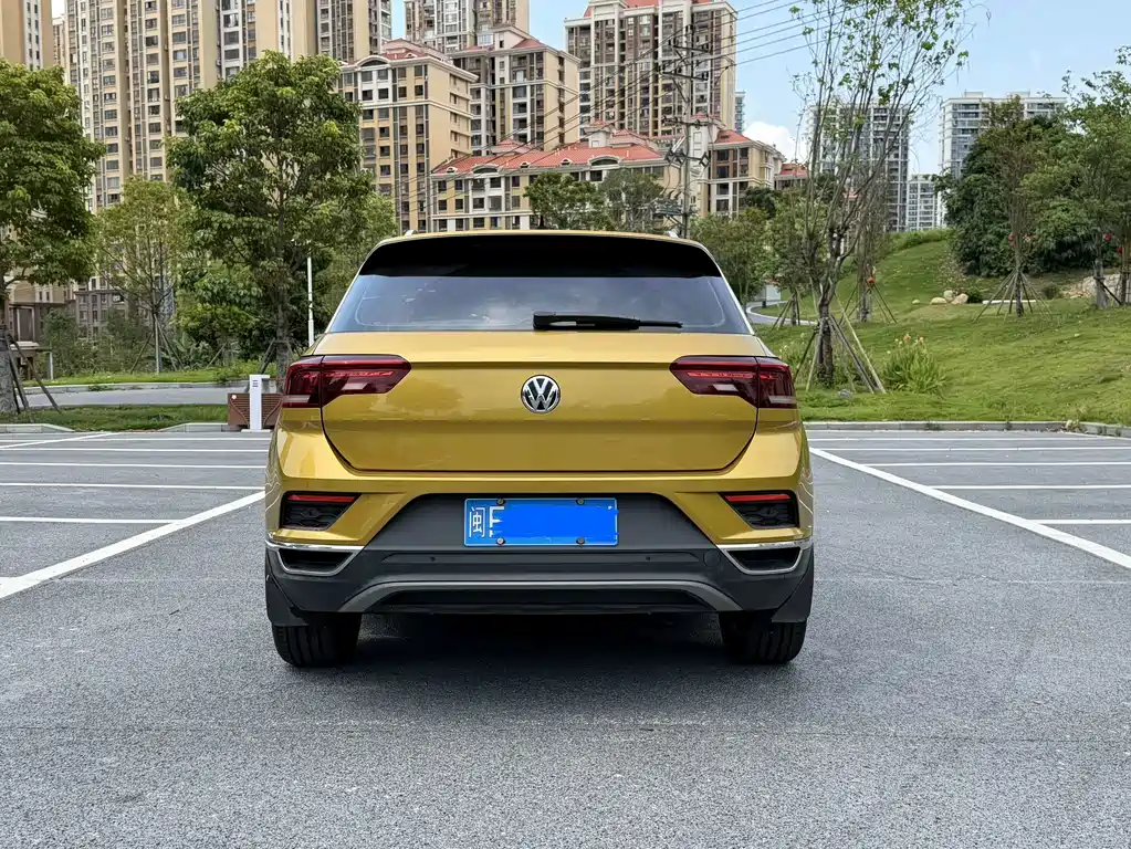 Volkswagen T-Roc — фото 3