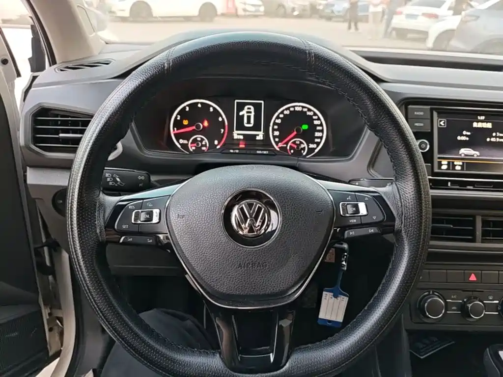 Volkswagen T-Cross — фото 11