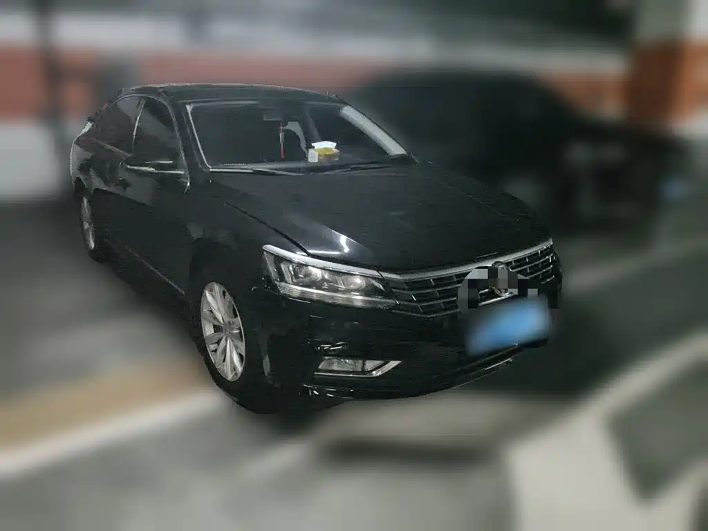 Volkswagen Passat — фото 24