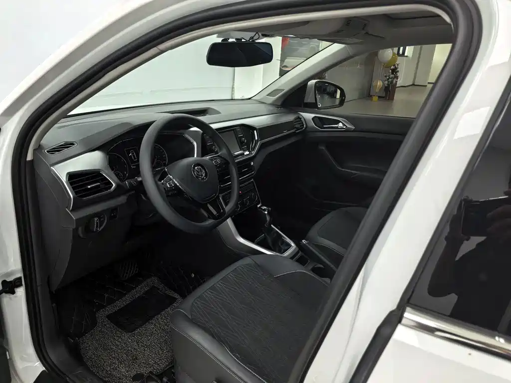 Volkswagen T-Cross — фото 15