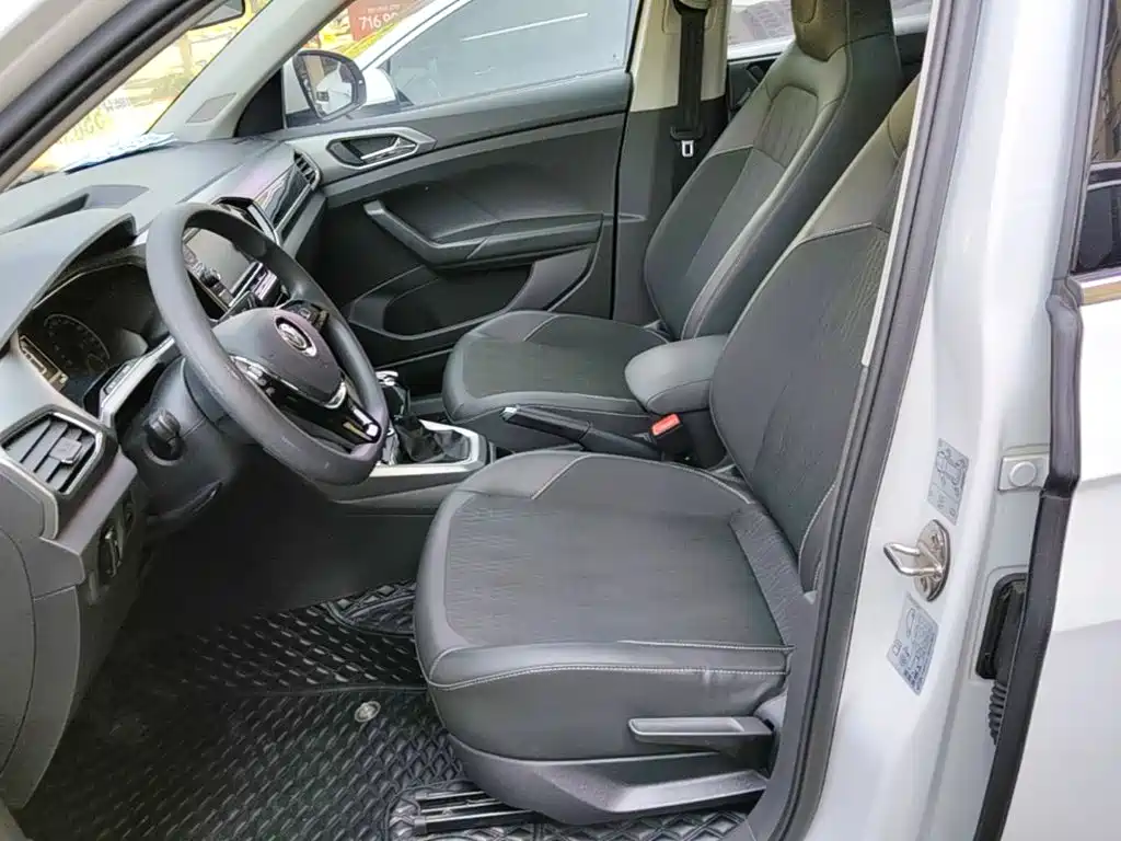 Volkswagen T-Cross — фото 15