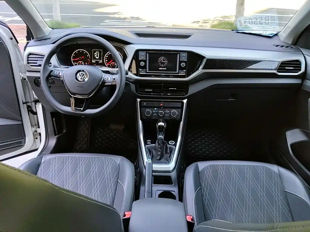 Volkswagen T-Cross — фото 10