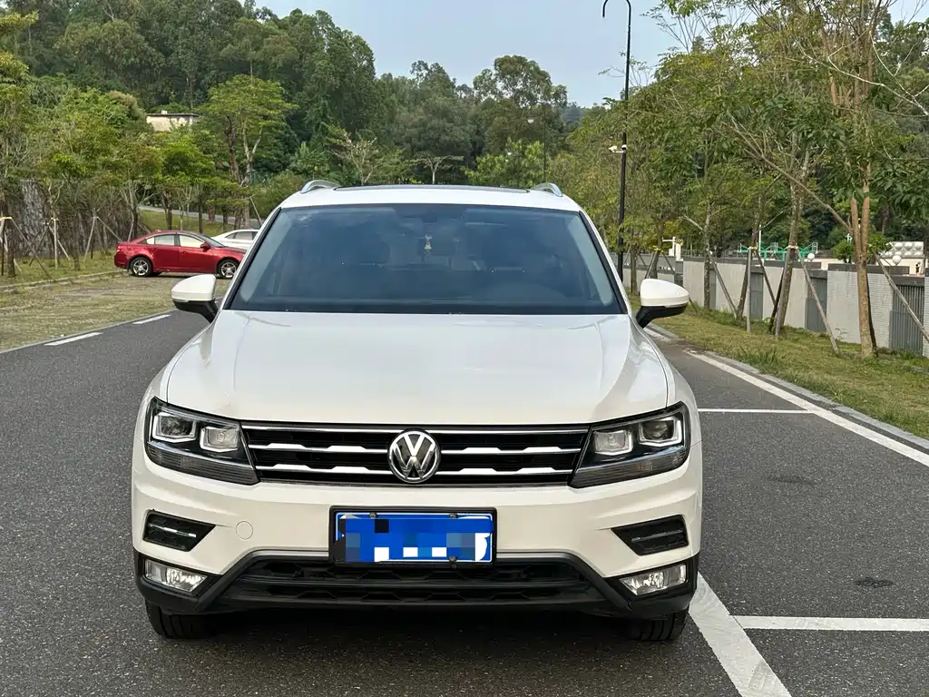 Volkswagen Tiguan L — фото 2