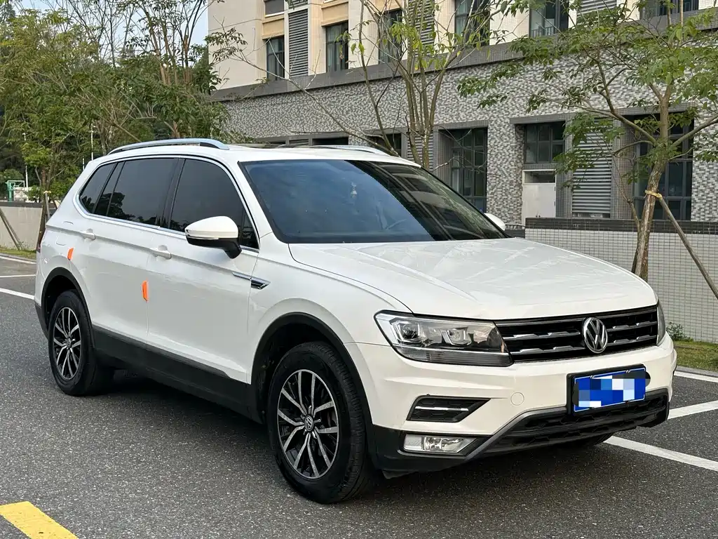 Volkswagen Tiguan L — фото 3