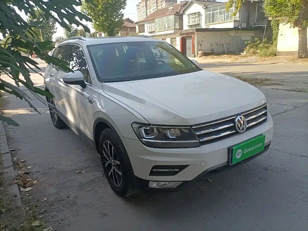 Volkswagen Tiguan L — фото 4