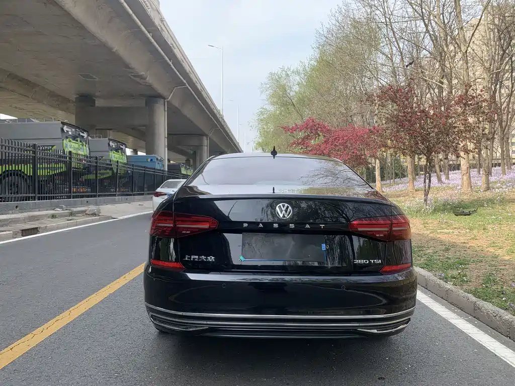Volkswagen Passat — фото 4