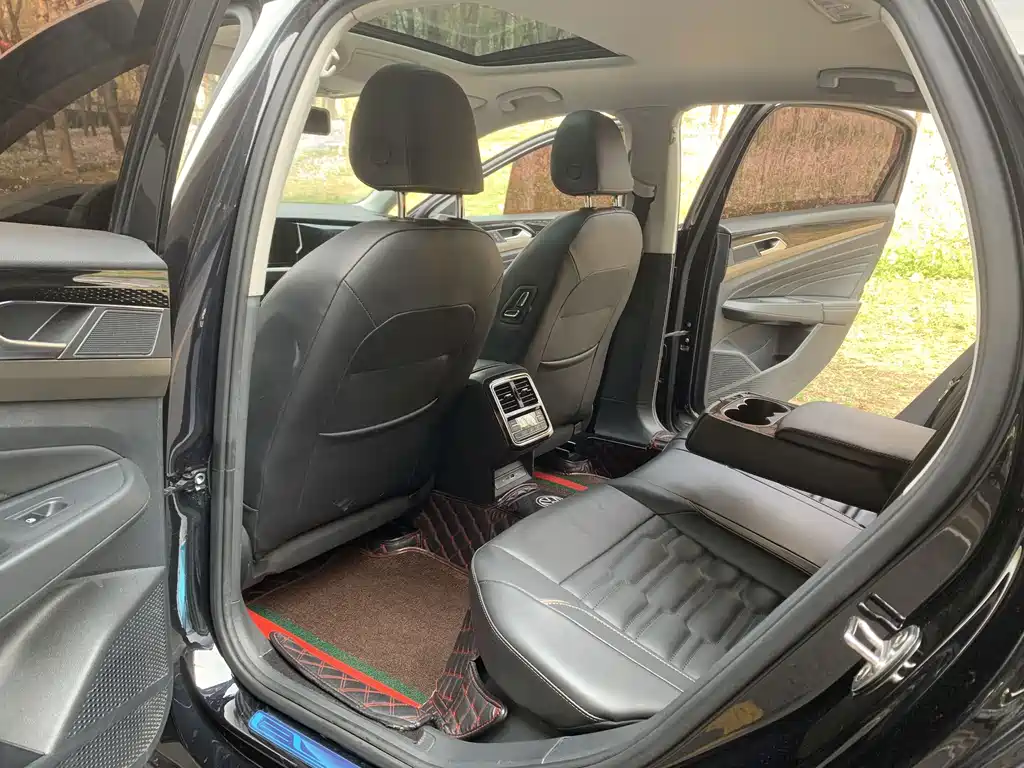 Volkswagen Passat — фото 8