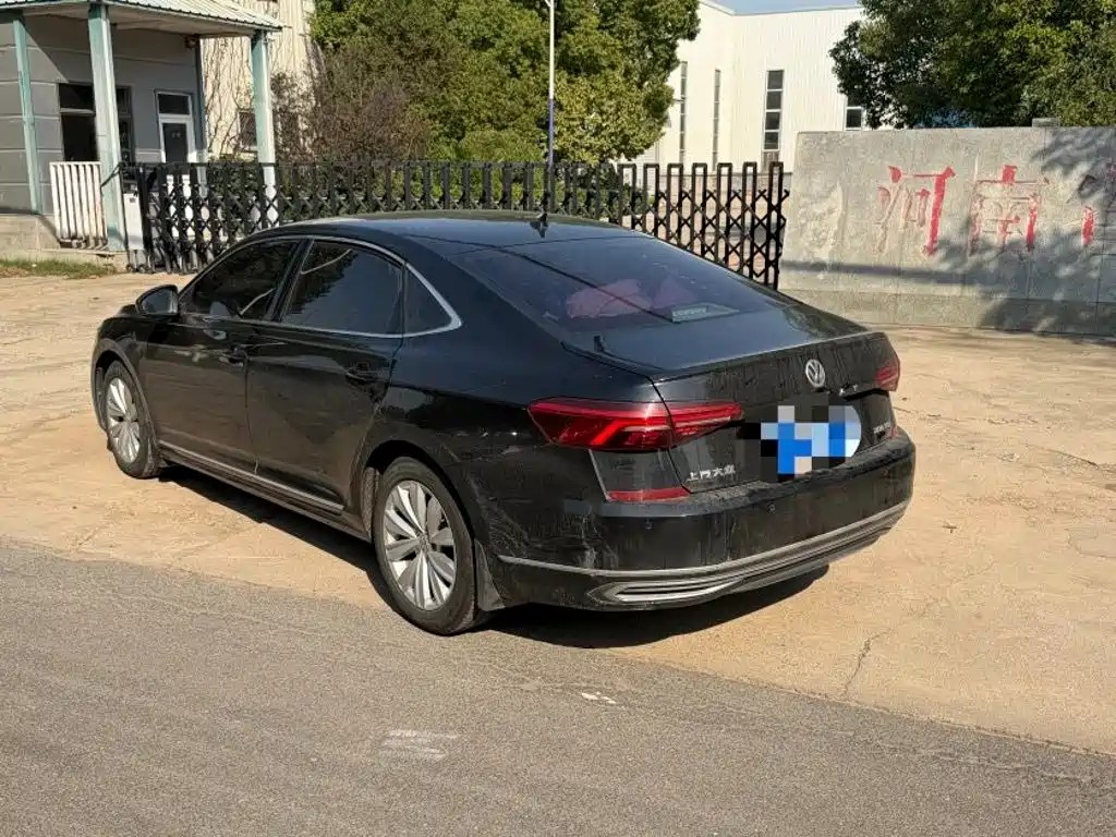 Volkswagen Passat — фото 8