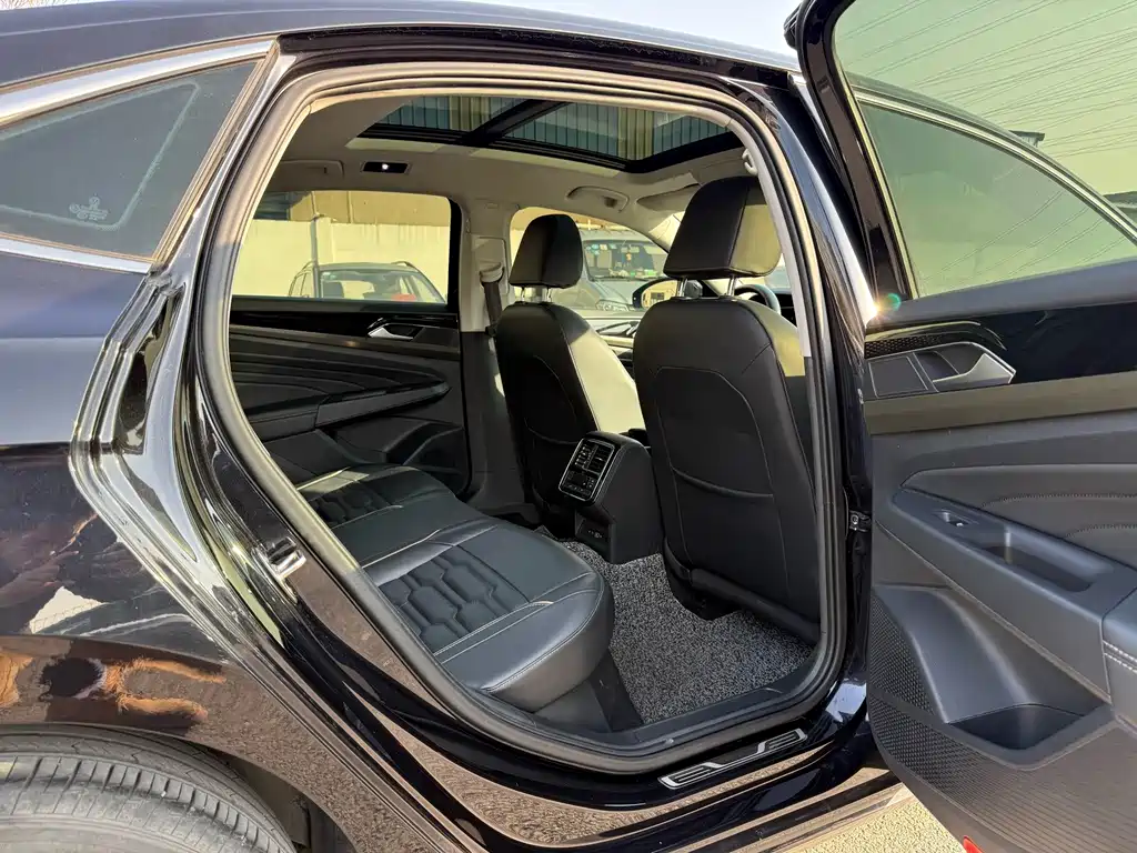 Volkswagen Passat — фото 20