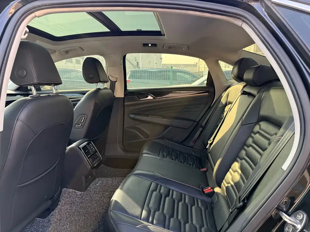 Volkswagen Passat — фото 5