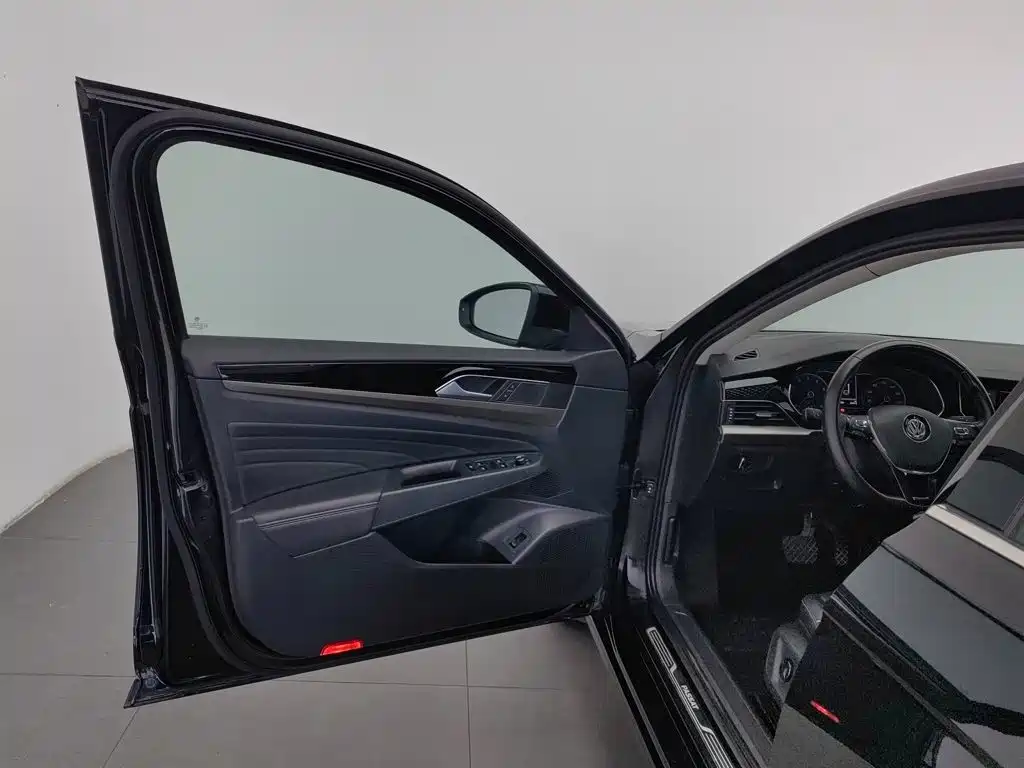 Volkswagen Passat — фото 8
