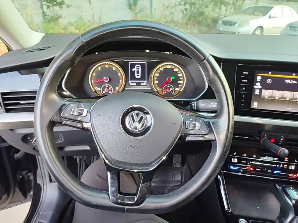 Volkswagen Passat — фото 11