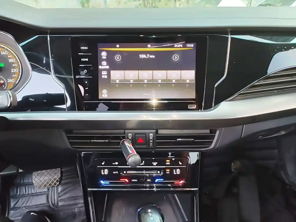 Volkswagen Passat — фото 13