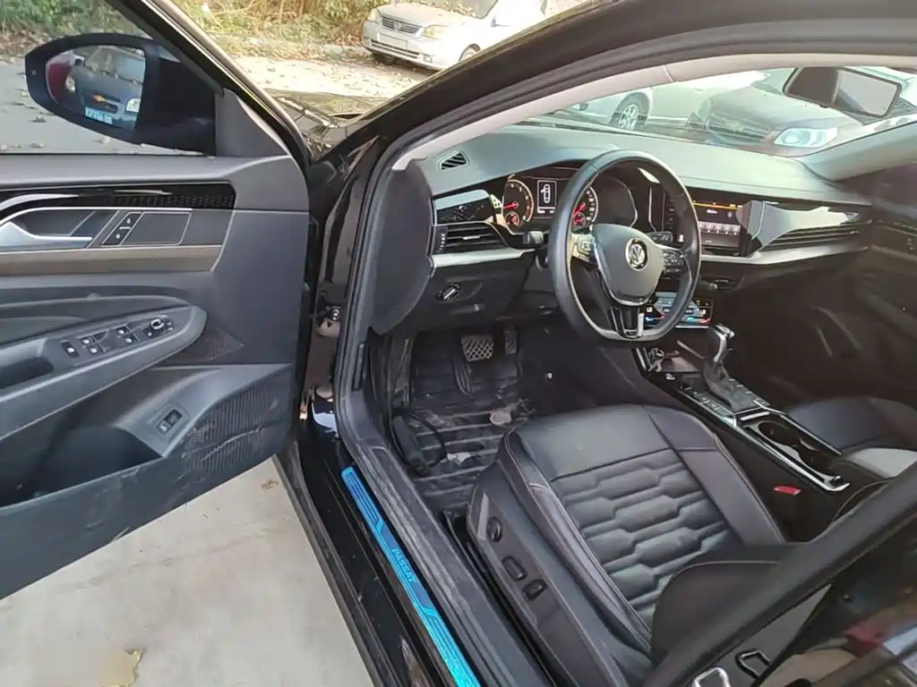 Volkswagen Passat — фото 16