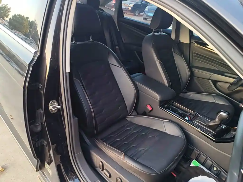 Volkswagen Passat — фото 25